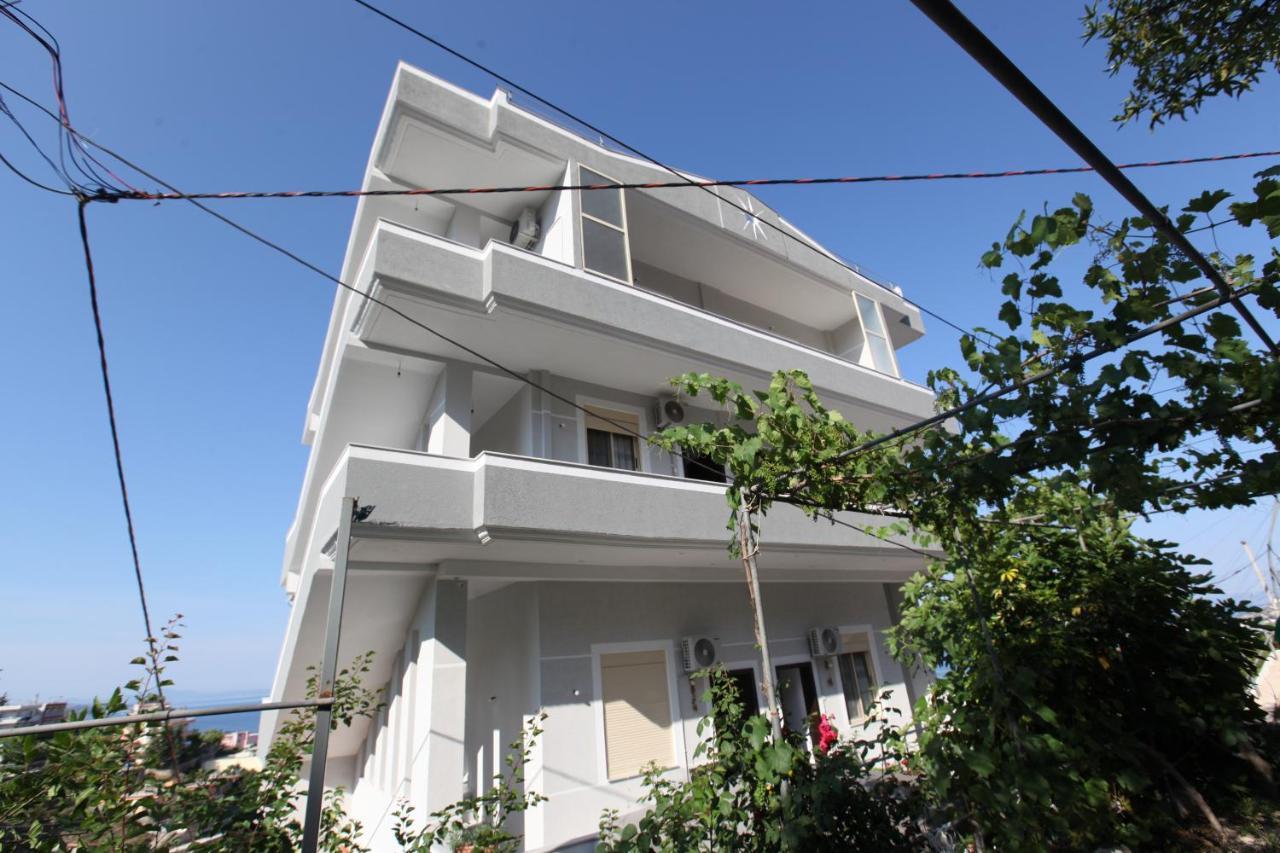 Mane Apartments Sarande Bagian luar foto