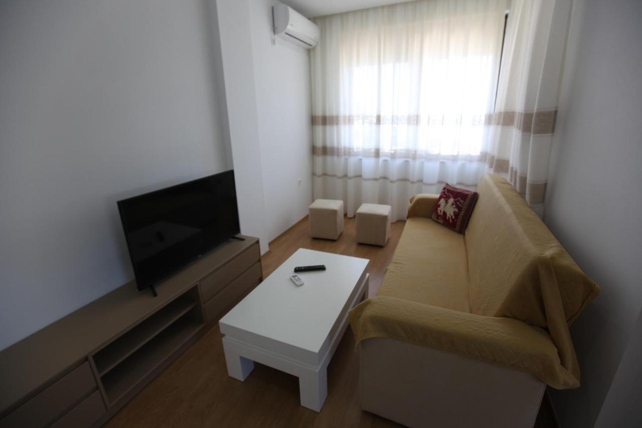 Mane Apartments Sarande Bagian luar foto