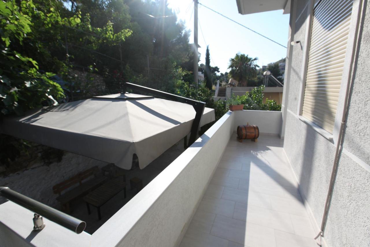 Mane Apartments Sarande Bagian luar foto