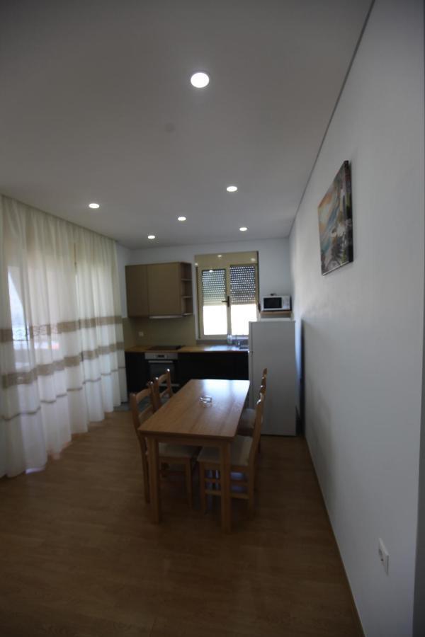 Mane Apartments Sarande Bagian luar foto