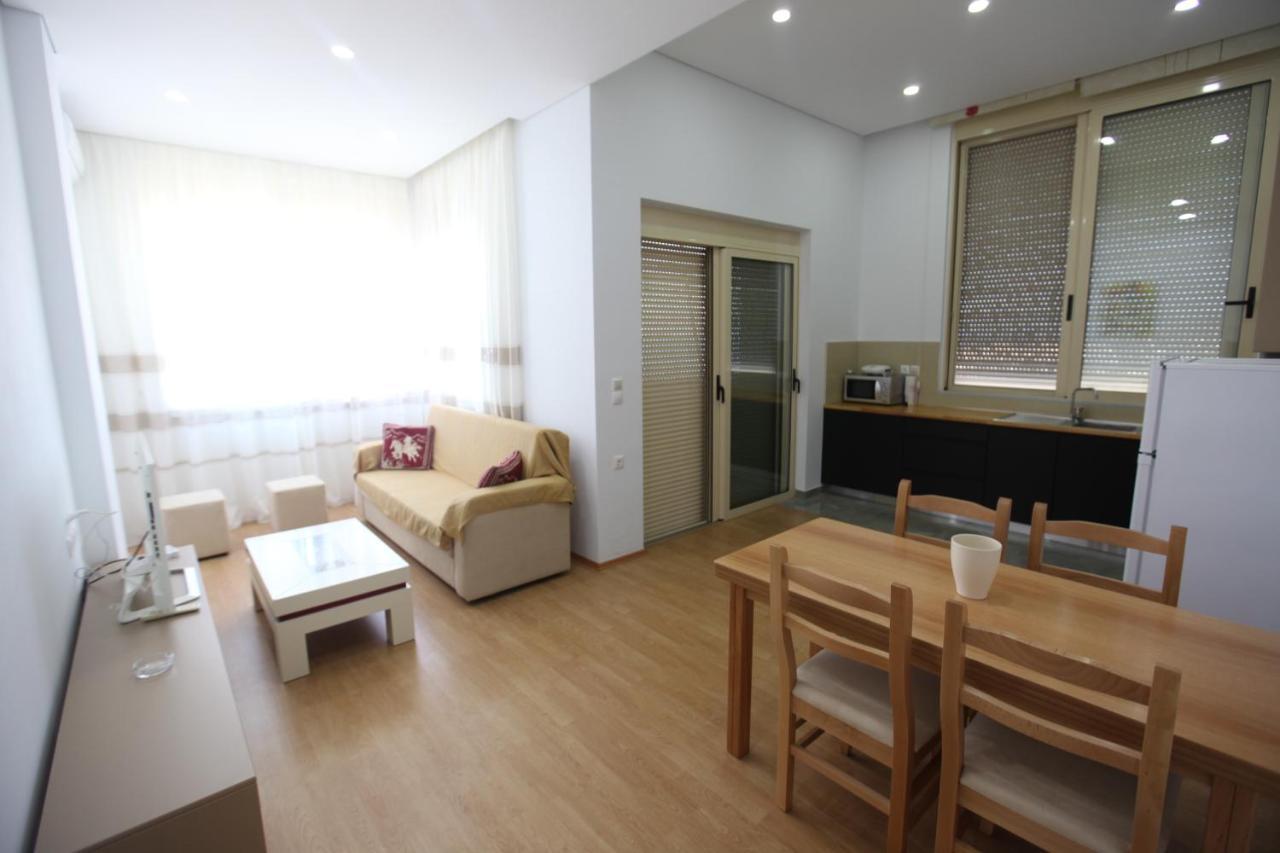 Mane Apartments Sarande Bagian luar foto