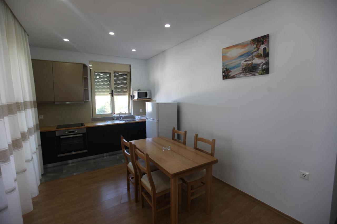 Mane Apartments Sarande Bagian luar foto
