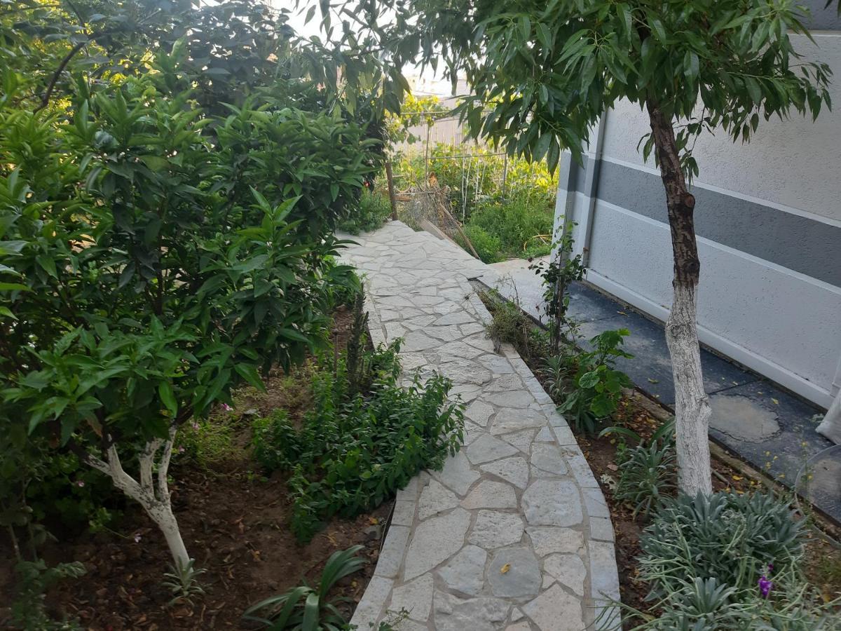 Mane Apartments Sarande Bagian luar foto