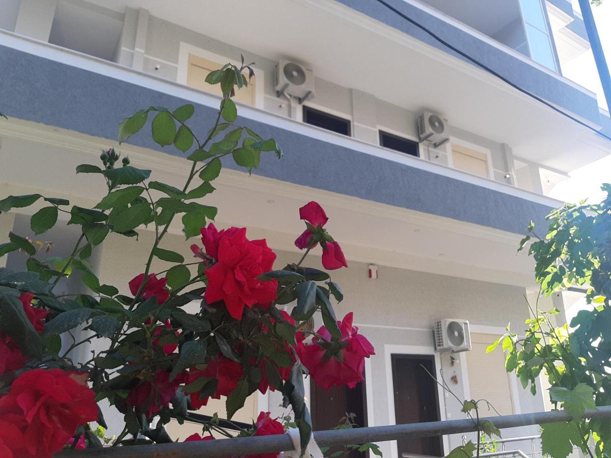 Mane Apartments Sarande Bagian luar foto