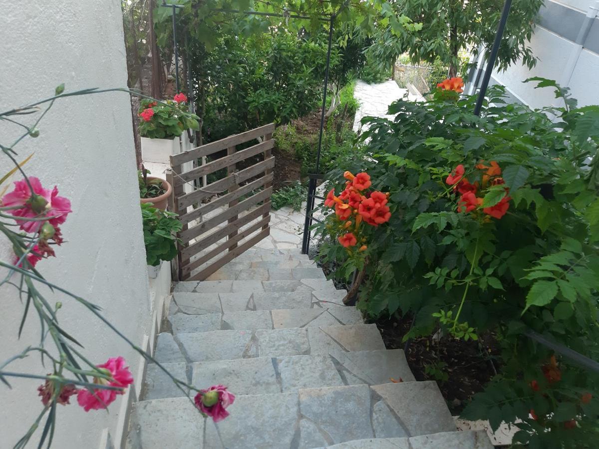 Mane Apartments Sarande Bagian luar foto